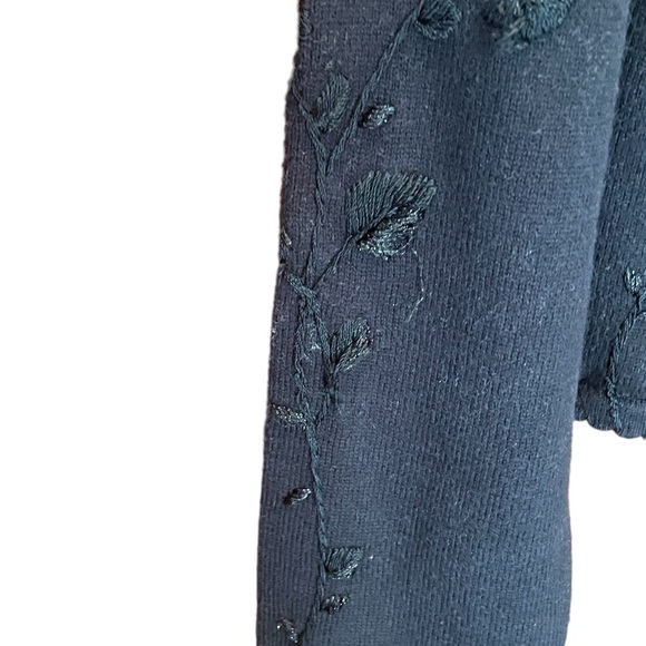 Karen Scott Black Embroidered Cardigan Sweater with beading, size medium - Picture 2 of 8